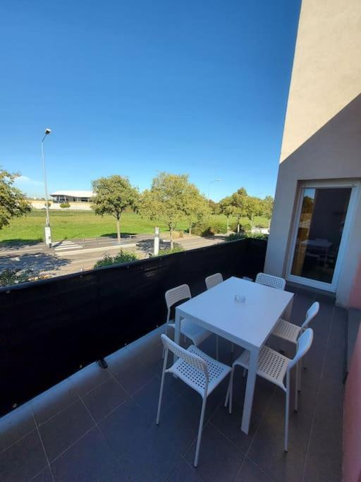 T4 Terrasse Et Box - Groupama Stadium-Eurexpo-Lyon Мейзио Екстериор снимка